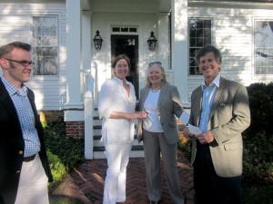 Martha Dippell and Danny Korengold of Chevy Chase (right), and Daniel Ackermann from MESDA (left) arrive at Trust members’ Anne and Alex Winstead’s home for a collection visit.