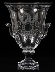 “Strawberry Mansion” urn, Frederick Carder for Steuben Glass Works, 1931. Photo courtesy Dumouchelles.