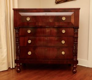Chest of drawers, Robert Stewart, 1828−35, Natchez, MS. Mahogany, unidentified secondary woods. Courtesy of Historic Natchez Foundation