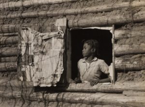 Fig. 2. Arthur Rothstein (American, 1915–1985). Girl at Gee’s Bend, Alabama [Artelia Bendolph], April 1937. Gelatin silver print; 18 × 24.4 cm (image); 20.7 × 25.4 cm (paper). The Art Institute of Chicago, through prior gift of Simon and Bonnie Levin, 2018.386.
