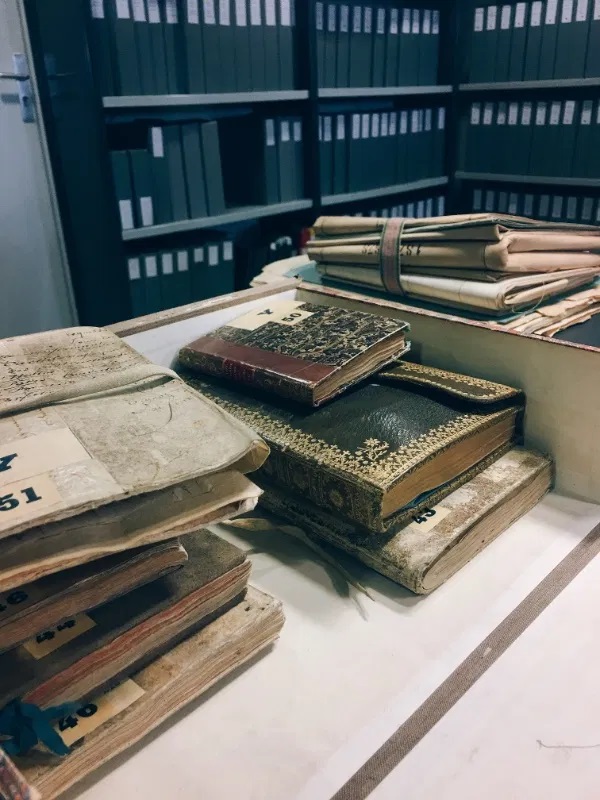Jean Hellot’s many research journals at the Archives de Manufacture Nationale de Sèvres in Paris, France.