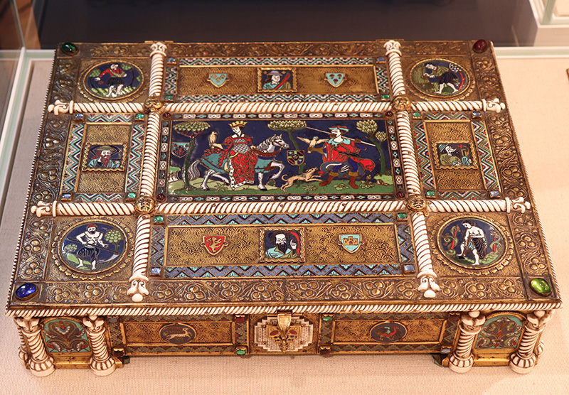 Figure 10. Humidor, 1924–1925. Gilded bronze with champleve decoration, ivorine, and colored glass. Courtesy of the Ferrand Family.