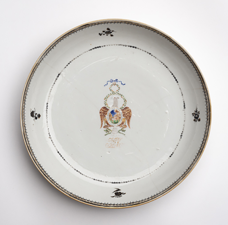 Henry Knox Cake Plate, 1790. Gift of Mr. Cummings E. Davis (1886), CM C522.