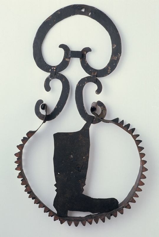 The trade sign is made of rolled sheet iron and wrought iron which has recently been stabilized by the Conservation Department at the Winterthur Museum. Trade Sign, 1959.1802, Winterthur Museum, DE. All images courtesy of Winterthur Museum, Garden & Library.