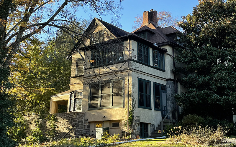Camaredeil was the home of William and Emma Price. Originally built in 1876 for the manager of the nearby Grist Mill, Price expanded and remodeled the house from 1902 onwards.