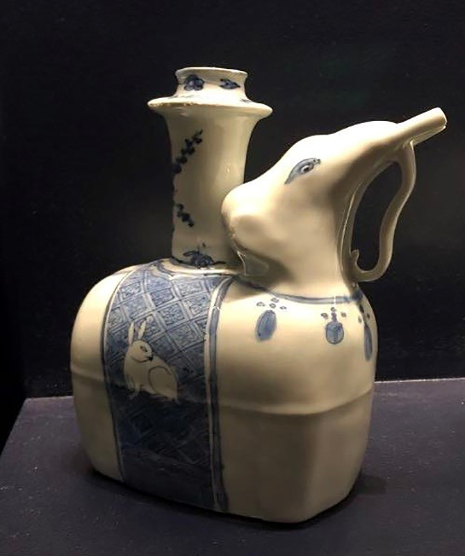 Figure 2. Elephant Kendi, c. 1600, Jingdezhen, China. Porcelain. Peabody Essex Museum, AE86475. Photo by author.