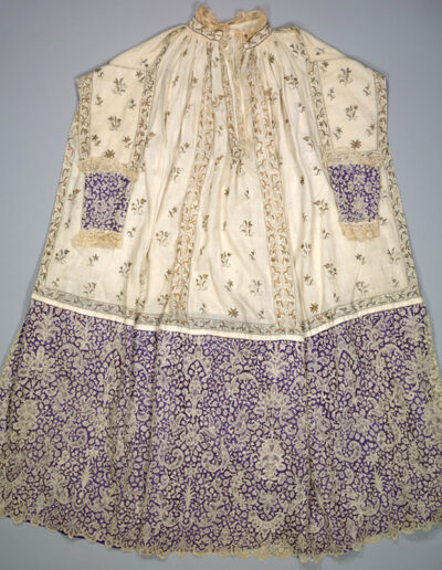 Figure 5: Unknown makers, archbishop’s alb, 1680-1720, Spain and Flanders. Linen, silk, gilt-silver thread; plain weave, embroidery, Brussels-type bobbin lace. Cleveland Museum of Art, Gift of J. H. Wade, 1920.1260.
