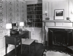 Figure 3. Unknown library, likely in Virginia, featuring Nancy McClelland, Inc. Providence House Wallpaper. Photographed by Colonial Studio, Richmond, VA.