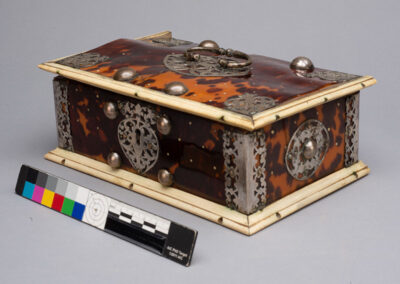 Front of Betel box, Unknown Maker. East Indies, Asia, c. 1700-1740. Tortoise Shell and Deer Bone, 1961.1614. Bequest of Henry Francis du Pont, Courtesy of Winterthur Library.