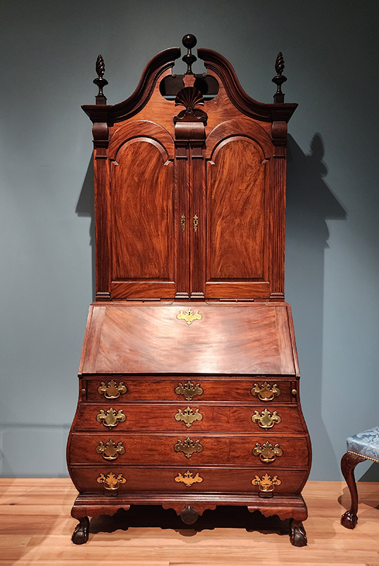 Desk and bookcase, c. 1780. Mahogany, white pine, brass. Made in the shop of Nathaniel Gould, Massachusetts. The Middleton Family Collection.