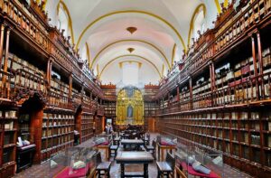 Biblioteca Palafoxiana photo by Luis Alvaz.
