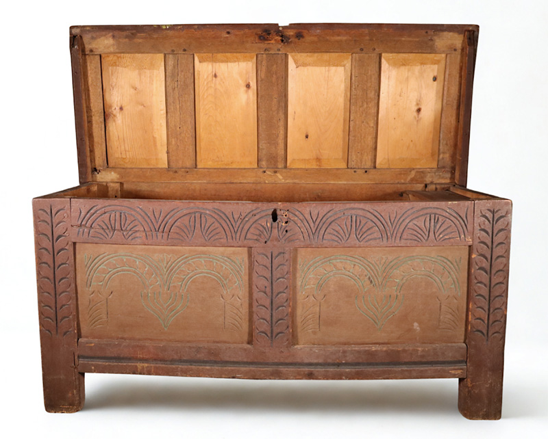 Chest, 1650–80. Eastern Suffolk County, NY or New Haven, CT. White oak; pine; paint. Preservation Long Island, acquisition through exchange, 1975.2.
