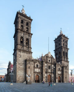 Catedral de Puebla photo by Diego Delso.