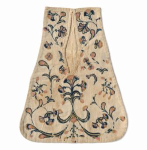 Figure 2. Embroidered pocket, 18th century, Concord, MA. Linen, wool, dye. Concord Museum Collection, Gift of Susan Rimbey, 2023.28.1.