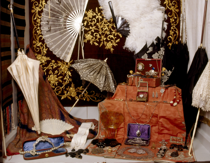 Fashion from the Collections of the National Trust – Zoom Rental