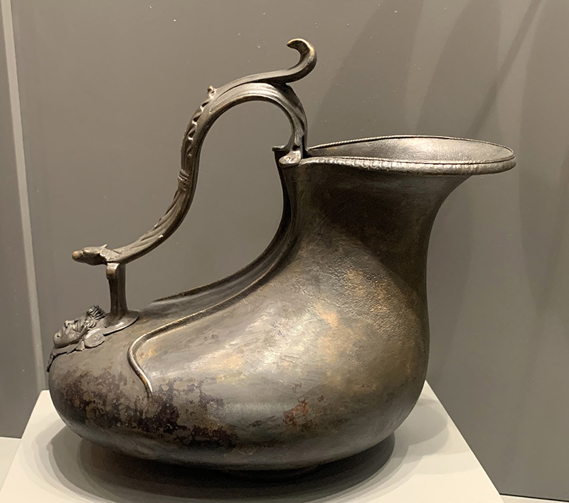 Figure 4. Askos, 1st century BCE–1st century CE, Italy. Bronze Museé de la Romanité, collection of Jean François Seguier. Photo by Carl Lindberg.