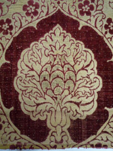 Figure 4. Maker unknown, Woven silk, c. 1475-1500. Florence (made). Velvet cloth of gold, with loops of silver-gilt thread. Victoria & Albert Museum, 81-1892. © Victoria and Albert Museum, London.