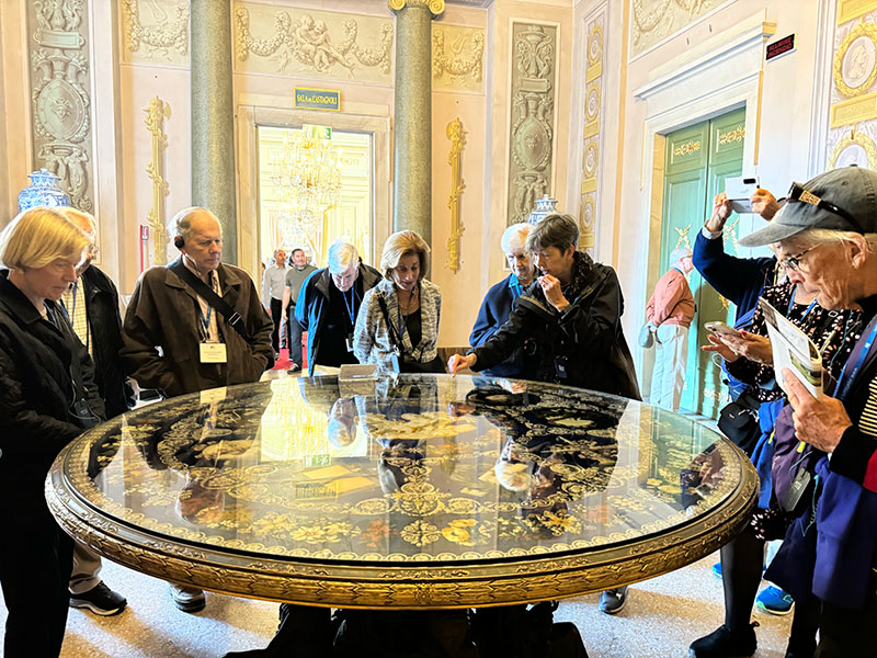 Figure 8. Members with Aristodemo Costoli and Giovan Battista’s Table of the Muses, 1830s. Semiprecious stones. Palazzo Pitti.