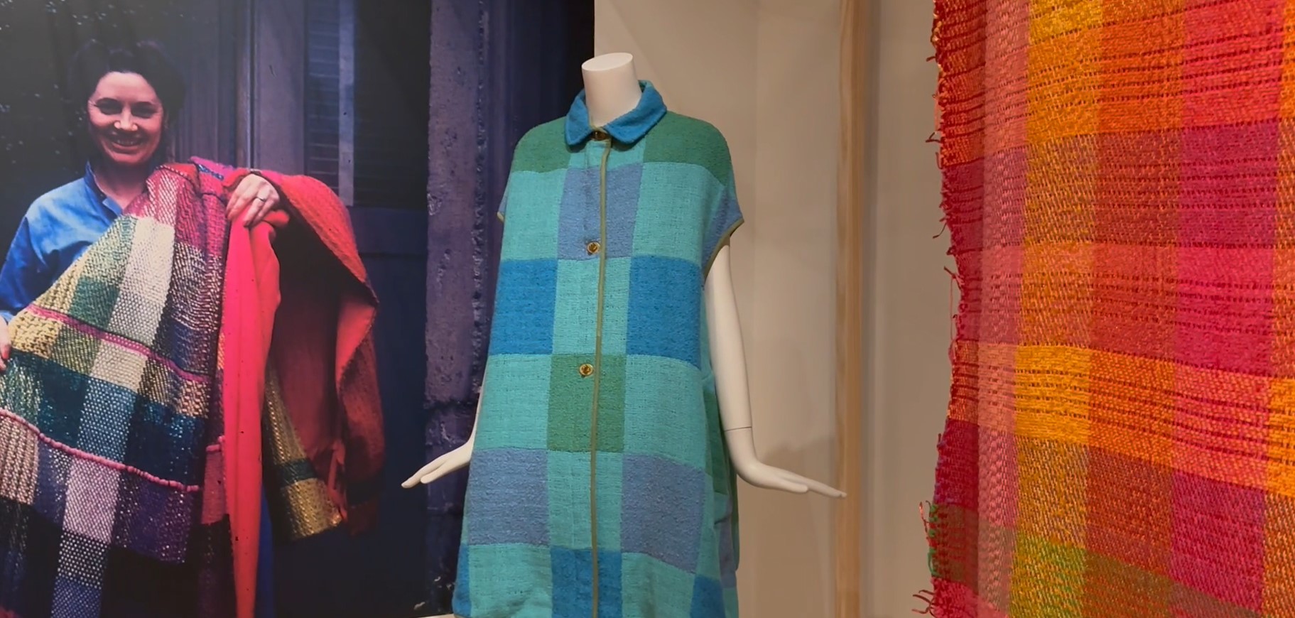 Design by Bonnie Cashin, fabric by Dorothy Liebes, Cape, 1968. Wool double-cloth, leather trim. Cooper Hewitt, Smithsonian Design Museum. Courtesy of Don Wood. Photo by the Decorative Arts Trust.