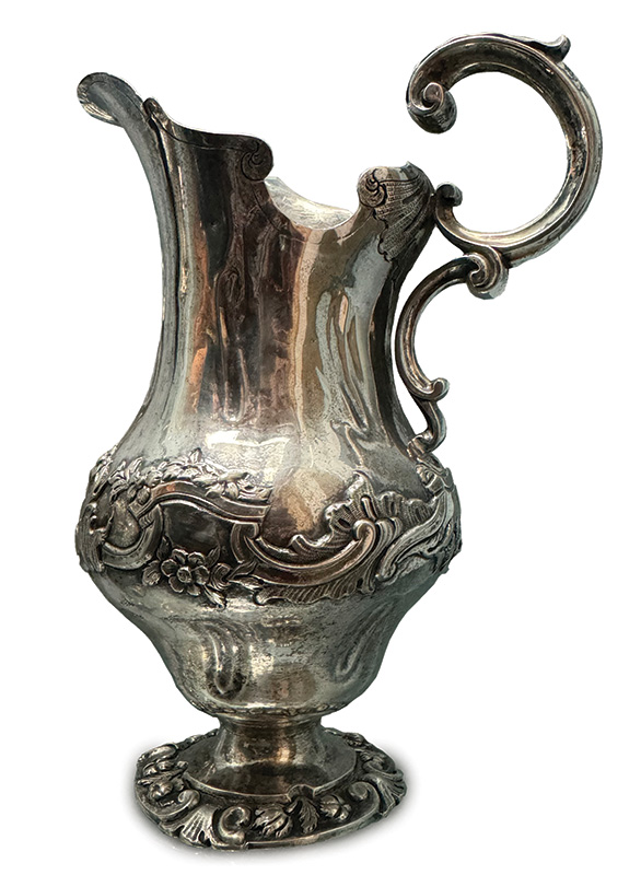 Figure 1. João Coelho Sampaio, Creampot, 1768–84, Porto. Silver. Fundação Ricardo do Espírito Santo Silva, Inv. 481/3.