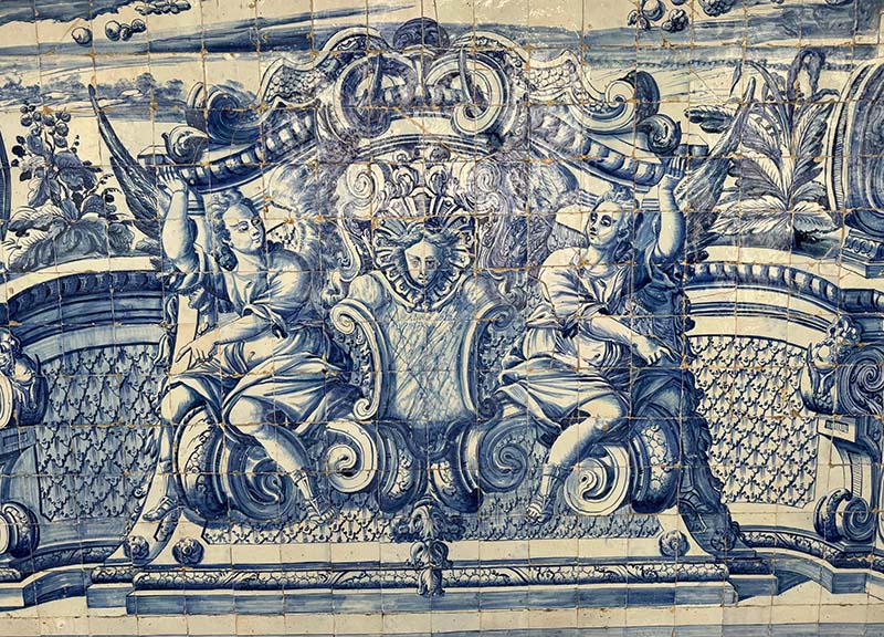 Figure 3. Attributed to Valentim de Almeida, Tile panel, 1729–31, Lisbon. Glazed earthenware. Sé de Porto, Porto.