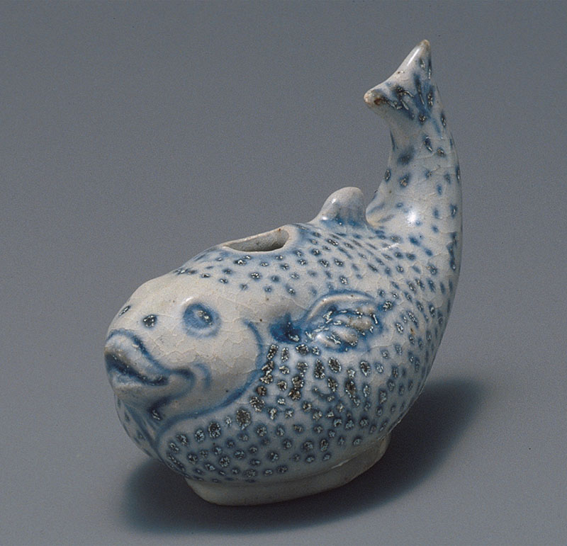 Figure 4. Pufferfish-form waterdropper, late 15th–early 16th century, Vietnam. Stoneware with underglaze cobalt-blue decoration. Gift of Mary and Cheney Cowles, 2000.143. Image courtesy Seattle Art Museum.