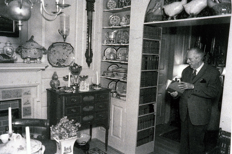 Figure 3. Philip Trammell Shutze in his apartment, c. 1980. Photographer unknown. Photo courtesy Atlanta History Center.