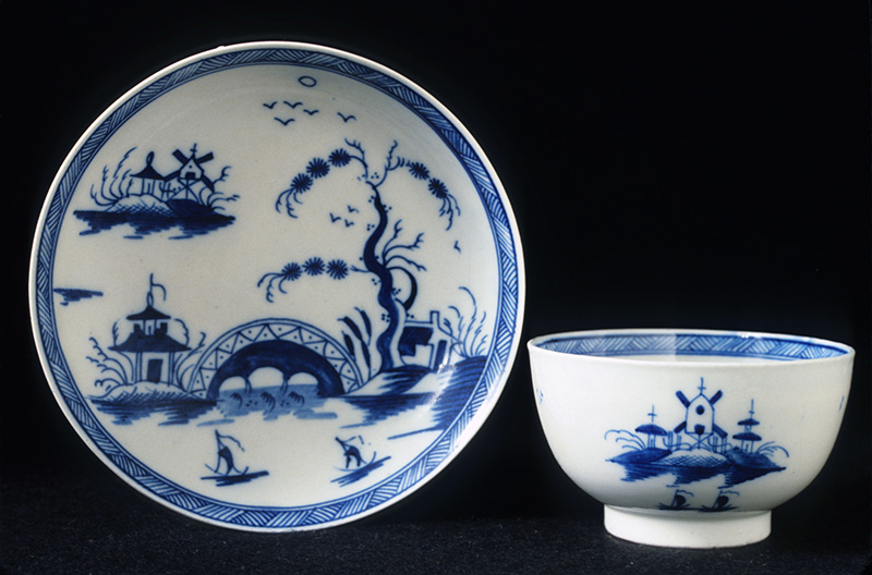 Soft-paste porcelain: Caughley Factory, Tea bowl and saucer, 1775–1800, Caughley, Shropshire, England. Porcelain (soft-paste). Winterthur Museum, Garden & Library, 1952.0214.
