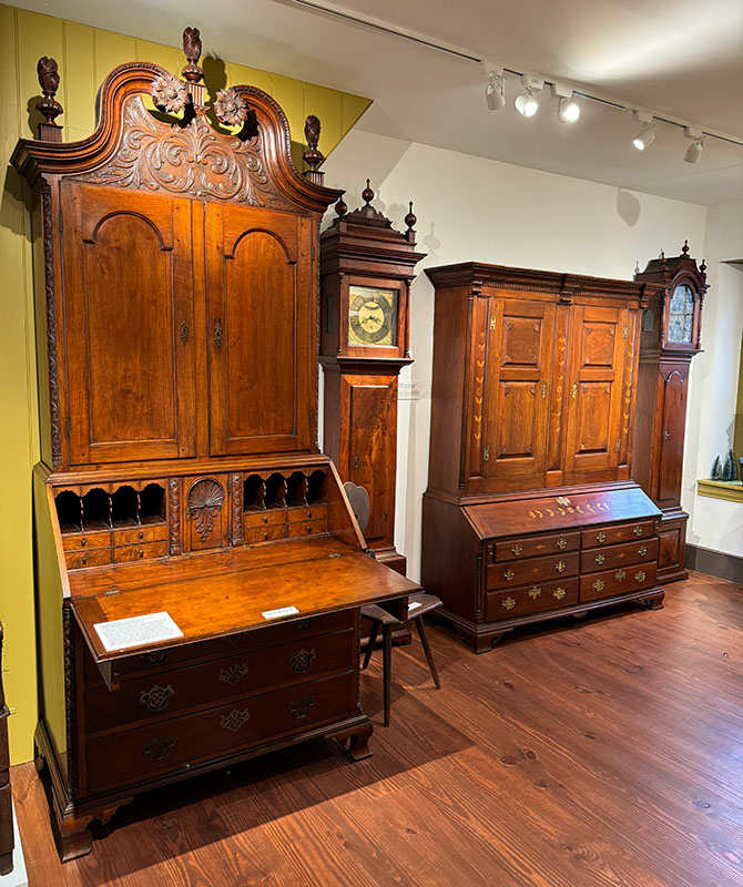 Left: Desk and bookcase, 1775–90, Lancaster, PA. Walnut, tulip poplar, white pine, brass. Historic Trappe, long term loan from the Dietrich American foundation, L2019.003.0007. Right: See below for details.